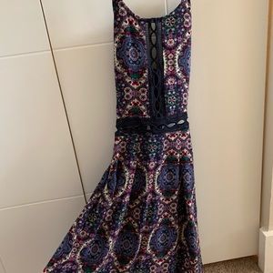 SUMMER DRESS WITH OPEN TIE BACK